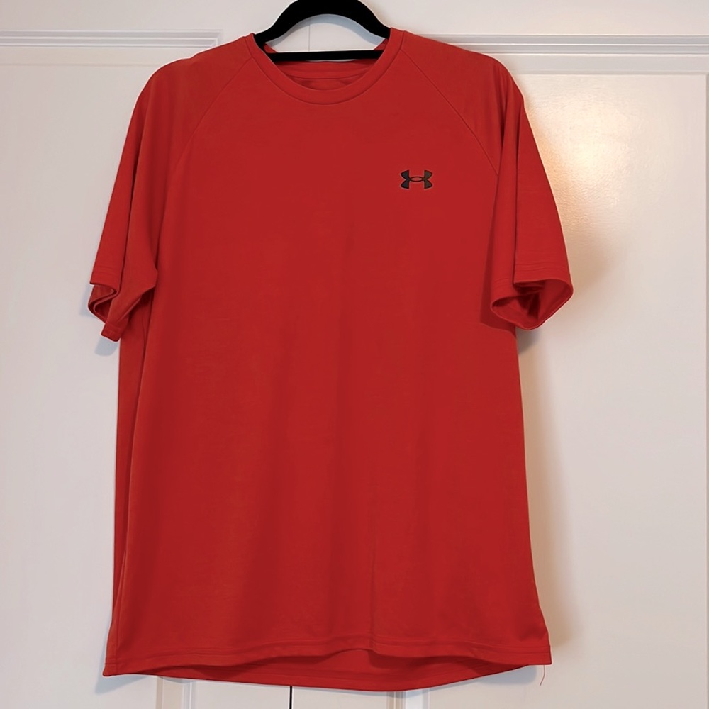 Men’s Lg Under Armour tshirt